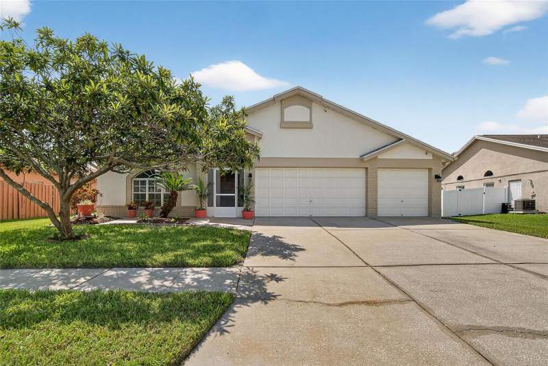 3 bedroom Single Family Residence at 13029 Prestwick Drive, Clubhouse Estates At Summerfie, Riverview — photo 4