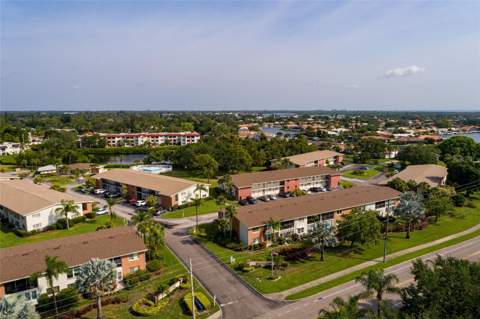 4550 Overlook Drive #154, St Petersburg FL - photo 6 of 48
