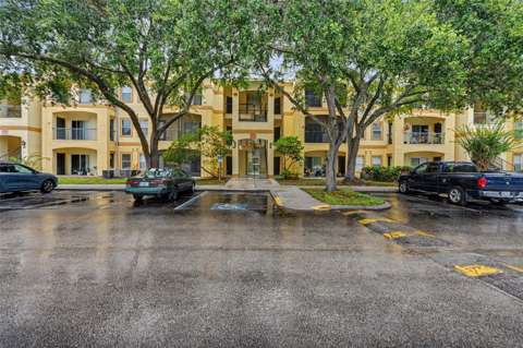 5602 Pinnacle Heights Circle #108, home for sale in Tampa 33624