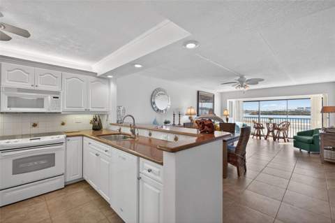 865 S Gulfview Boulevard #207, Clearwater Beach FL - photo 17 of 49