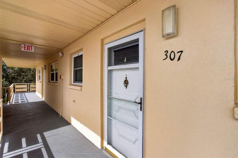 1 bedroom Condominium at 5750 80th Street #D307, Five Towns Of St Pete, St Petersburg — photo 2