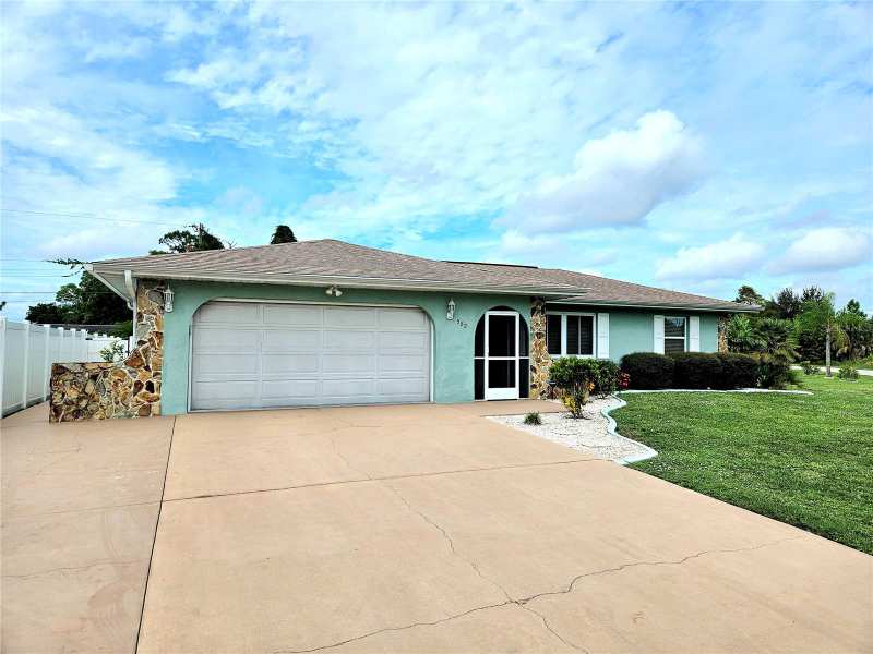 2 bedroom Single Family Residence at 582 Azalea Drive, Port Charlotte Sec 005, Port Charlotte — photo 1