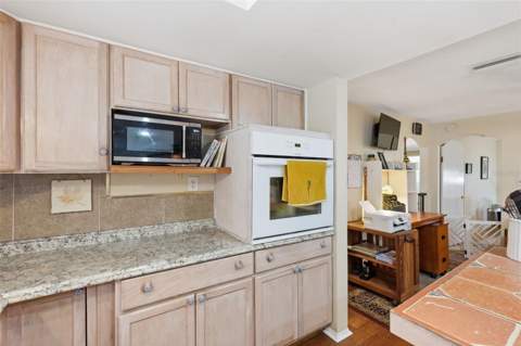 3226 Fairmount Drive, Holiday FL - photo 8 of 34