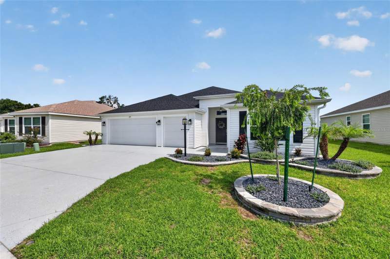 3 bedroom Single Family Residence at 879 Morley Avenue, Villages/West Lake Un #74, The Villages — photo 5