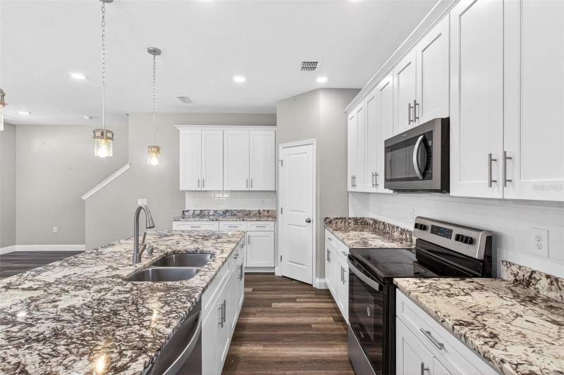 4 bedroom Single Family Residence at 801 Pecan Avenue, Seminole Park, Sanford — photo 5