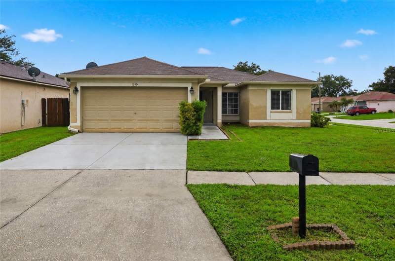 3 bedroom Single Family Residence at 1210 Blufield Avenue, Heather Lakes Unit Xxi Ph A, Brandon — photo 5