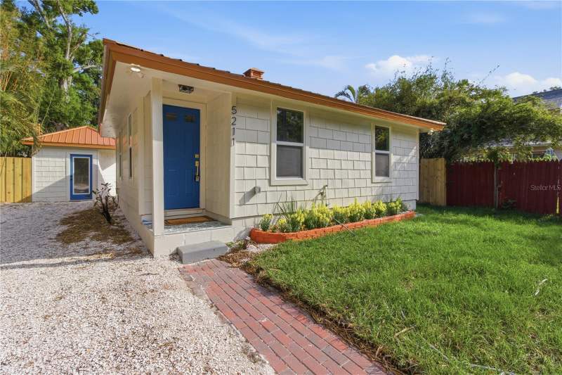 RoebucksHomes for Sale in Gulfport, FL