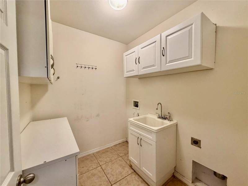4 bedroom Single Family Residence at 15359 Ancel Circle, Port Charlotte Sub Sec 81, Port Charlotte — photo 4
