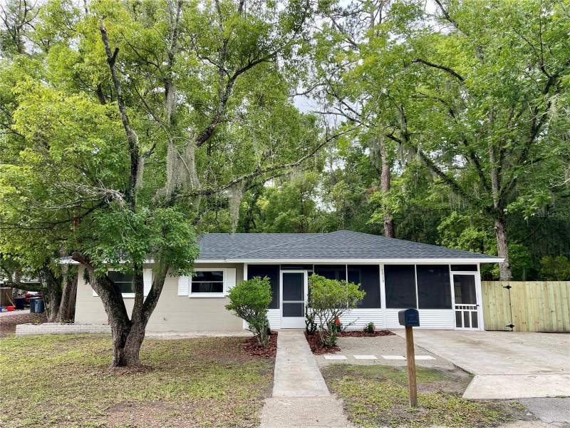 1715 NE 6TH PLACE home for sale in Jeru Park