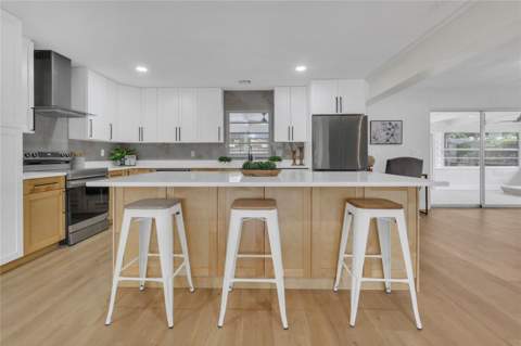 5627 Oakland Drive, Tampa FL - photo 6 of 6