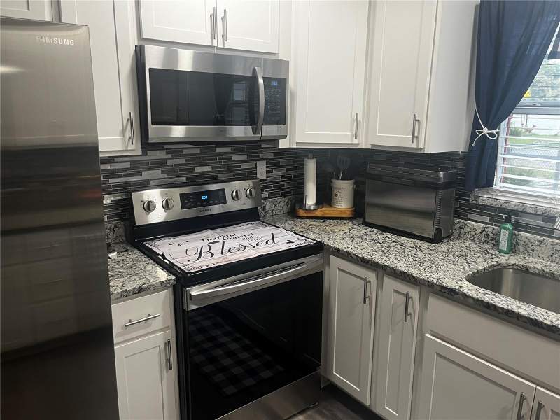 3 bedroom Single Family Residence at 4852 18th Street, Moores, Zephyrhills — photo 4
