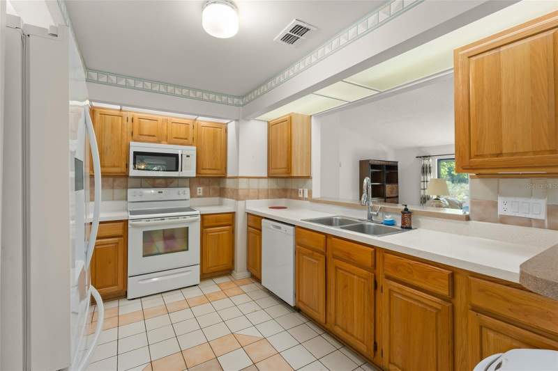 6 bedroom Single Family Residence at 9717 LAKE DOUGLAS PLACE, ARBOR CLUB, ORLANDO — photo 2