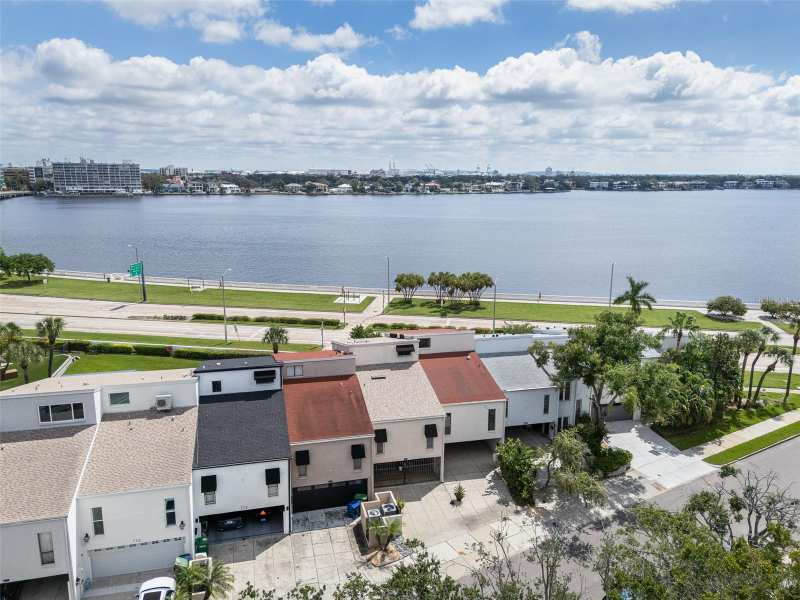 2 bedroom Townhouse at 716 S Brevard Avenue, Morrison Grove Sub, Tampa — photo 1