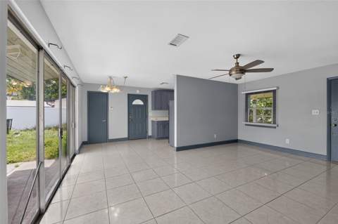 5005 Stolls Avenue, Tampa FL - photo 13 of 40