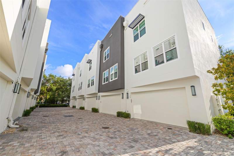 3 bedroom Townhouse at 123 5th Avenue, 5th Ave Twnhms, St Petersburg — photo 2