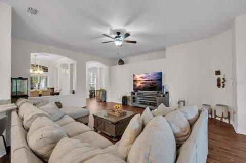 16135 Bridgedale Drive, Lithia FL - photo 11 of 40