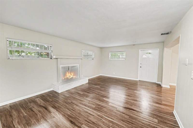 3 bedroom Single Family Residence at 2098 62nd Terrace, College Park, St Petersburg — photo 2