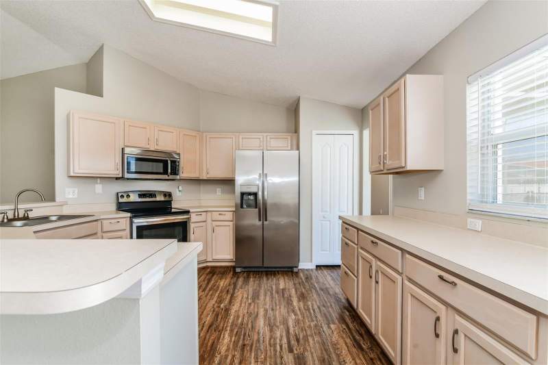 4 bedroom Single Family Residence at 8615 CAVENDISH DRIVE, LINDFIELDS UNIT 04, KISSIMMEE — photo 4