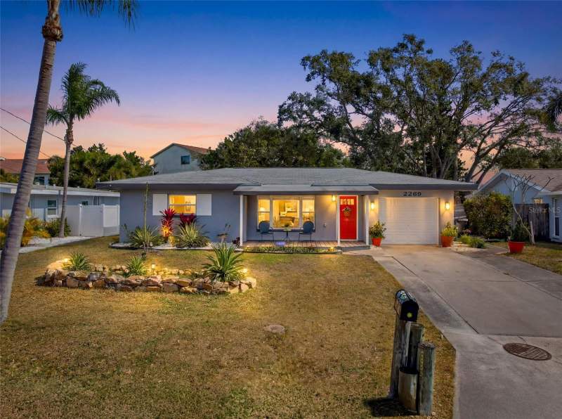 2 bedroom Single Family Residence at 2269 CAROLYN DRIVE, HARBOR VIEW VILLAS 1ST ADD, DUNEDIN — photo 1