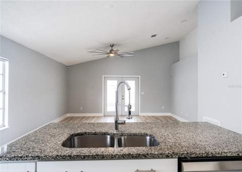 2319 Island Club Way, Orlando FL - photo 10 of 38