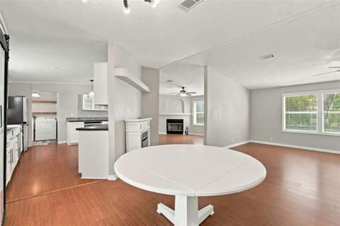 6814 Founders Street, Zephyrhills FL - photo 14 of 76