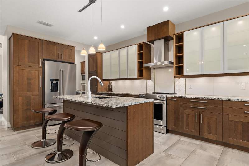 4 bedroom Single Family Residence at 3526 E Crystal Lake Avenue, Rest Haven, Orlando — photo 3
