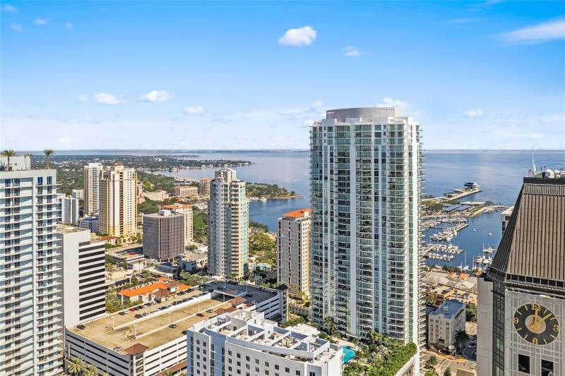2 bedroom Condominium at 100 1st Avenue #2902, One St. Petersburg, St Petersburg — photo 2