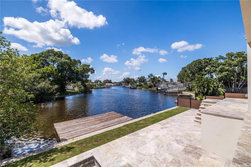 4 bedroom Single Family Residence at 4692 Dover Street, Waterway Estates Sec 2, St Petersburg — photo 3