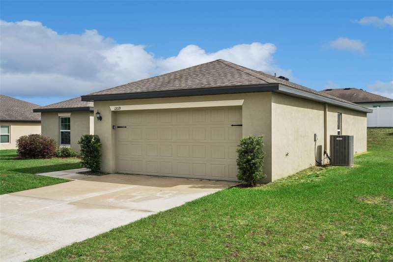 3 bedroom Single Family Residence at 12019 Indian Grass Way, Meadow Rdg/Grand Island Ph 2, Leesburg — photo 4