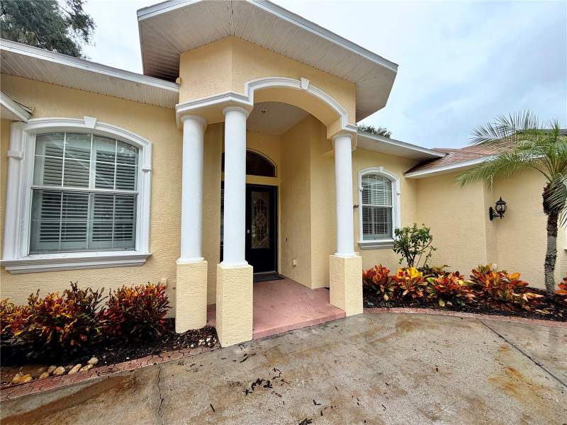 4 bedroom Single Family Residence at 816 Citrus Wood Lane, Citrus Wood Unit 2, Valrico — photo 2