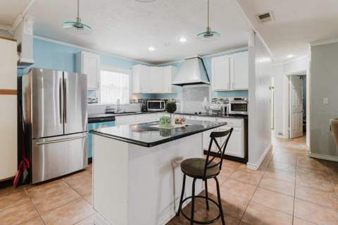 7200 8th Street, St Petersburg FL - photo 8 of 21