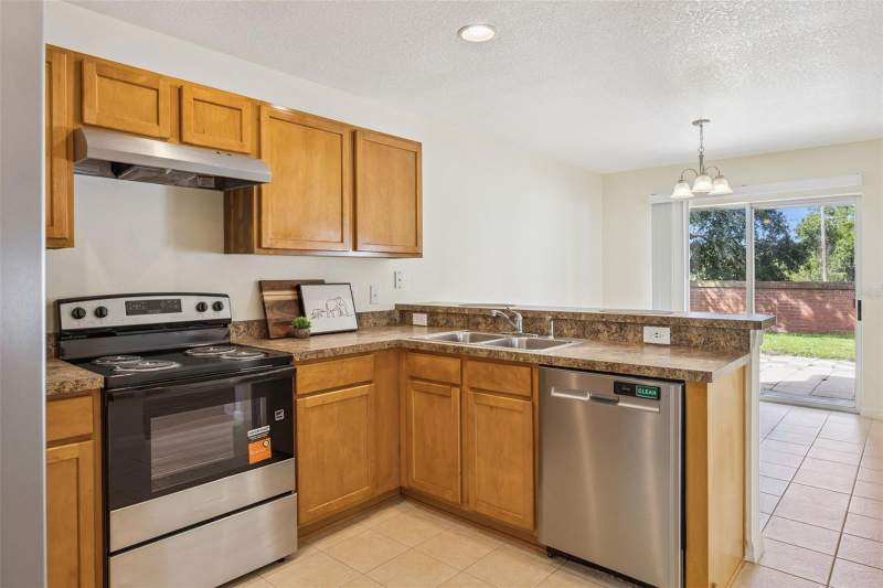 3 bedroom Single Family Residence at 2020 Portcastle Circle, Stone Crk A-1 & A-2, Winter Garden — photo 2