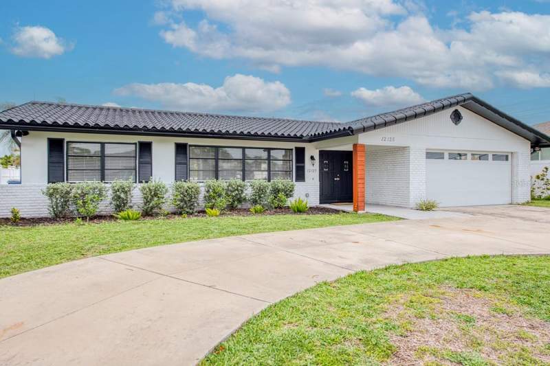 3 bedroom Single Family Residence at 12125 6th Street, Capri Isle Sub, Treasure Island — photo 3