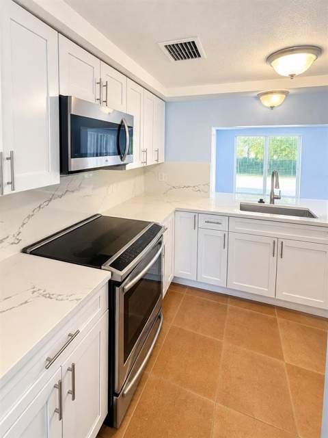 3631 Grayton Drive, New Port Richey FL - photo 10 of 40