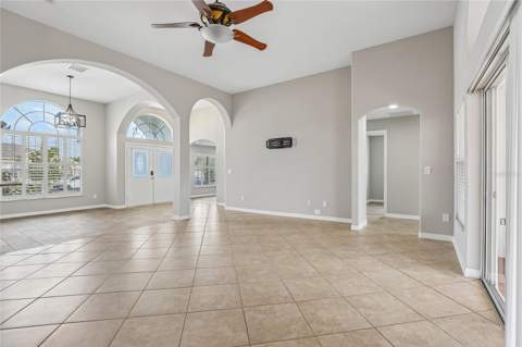 4612 Huron Bay Circle, Kissimmee FL - photo 7 of 49