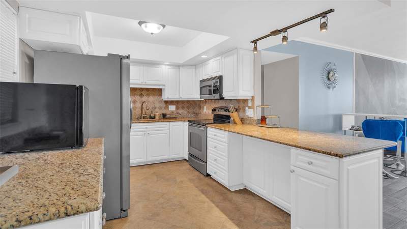 2 bedroom Condominium at 5130 BRITTANY DRIVE #507, BAYWAY ISLES POINT BRITTANY THREE, ST PETERSBURG — photo 4