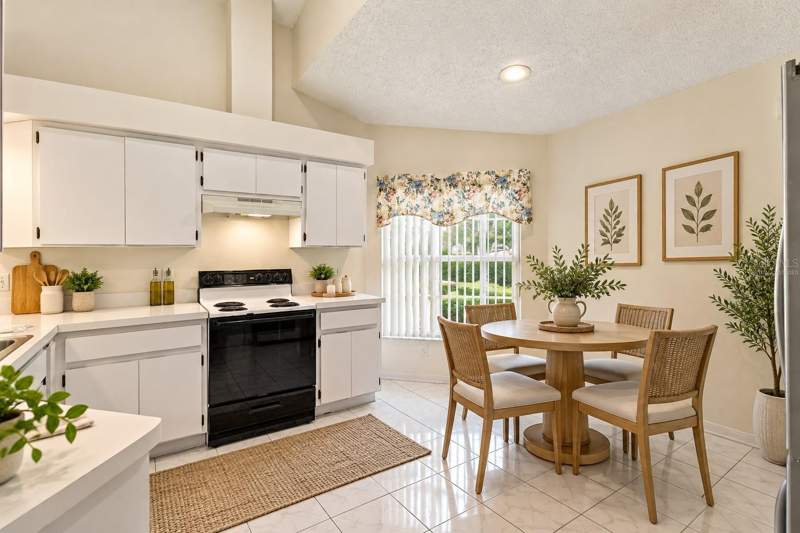 3 bedroom Single Family Residence at 610 Lakemont Drive, Lakemont Hills Ph II, Brandon — photo 2