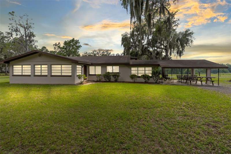 950 S NARCOOSSEE ROAD home for sale in Runnymede North Half Town Homes for Sale: 1 Homes, Median $465K