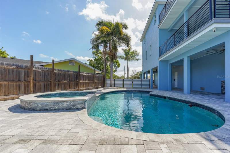 4 bedroom Single Family Residence at 8717 Driftwood Drive, Bay Crest Park Unit 01, Tampa — photo 5