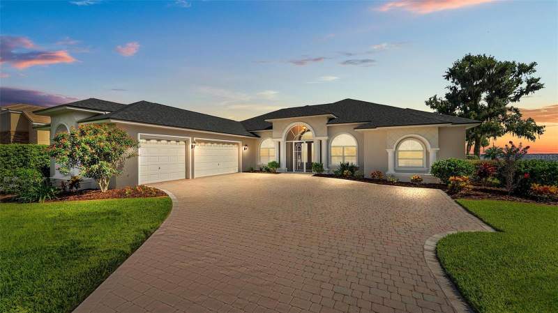 4 bedroom Single Family Residence at 7303 Birds Nest Court, Lakes & Springs, Yalaha — photo 2