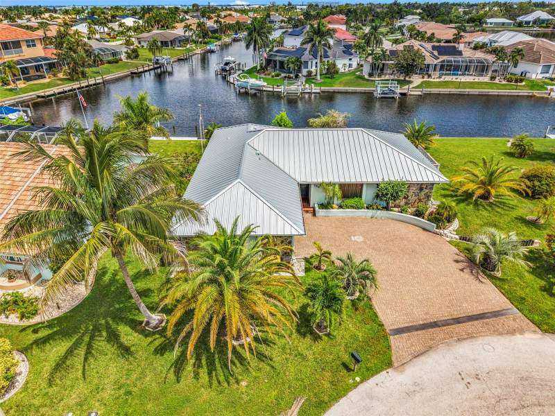 3 bedroom Single Family Residence at 704 Bimini Lane, Punta Gorda Isles Sec 11, Punta Gorda — photo 2