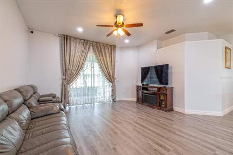 2818 Oconnell Drive, Kissimmee FL - photo 14 of 42
