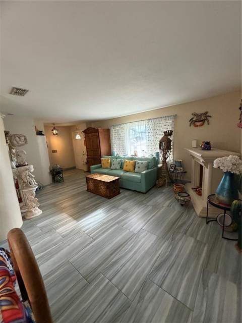 2727 NE 4th Place, Cape Coral FL - photo 9 of 31