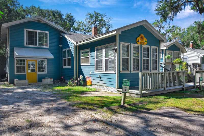5 bedroom Single Family Residence at 1203 NW 12th Avenue, Spring Park Sub, Gainesville — photo 1