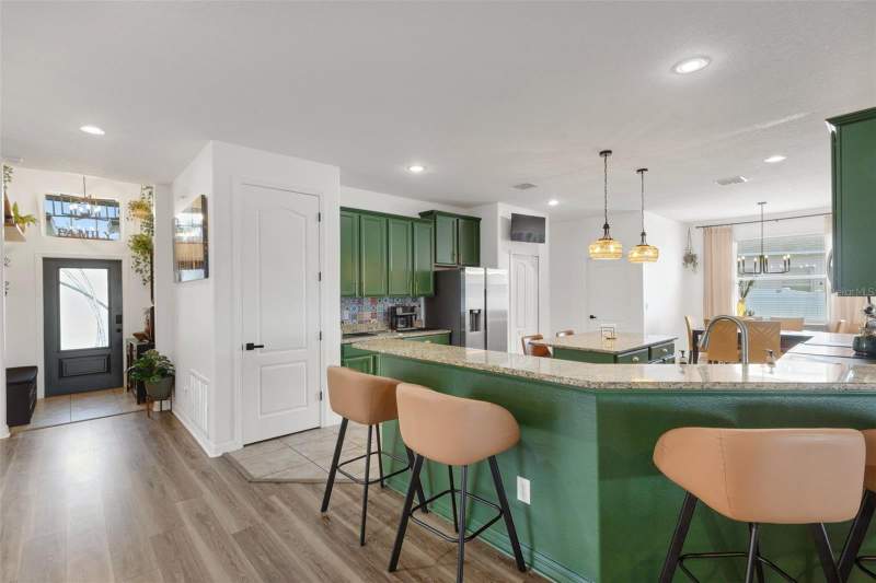 4 bedroom Single Family Residence at 611 Wabash Breeze Circle, River Bend Ph 4B, Ruskin — photo 4