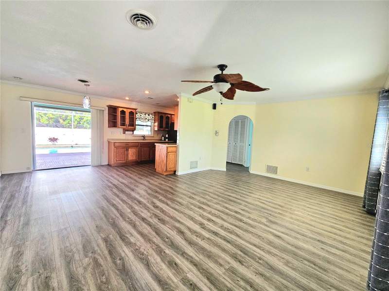 2 bedroom Single Family Residence at 582 Azalea Drive, Port Charlotte Sec 005, Port Charlotte — photo 3