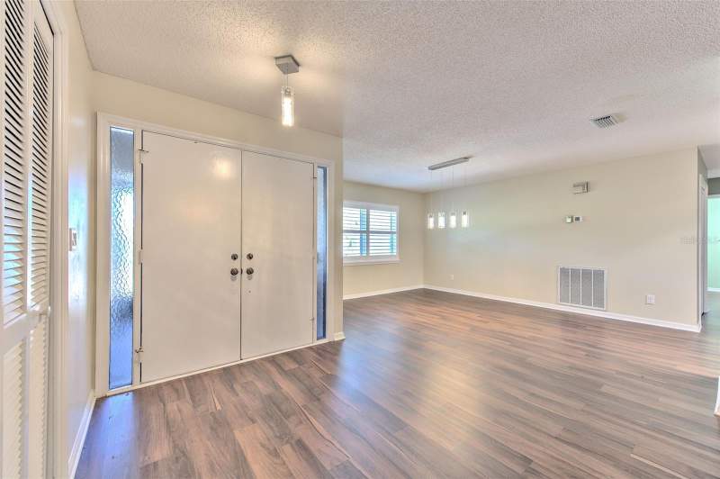 3 bedroom Single Family Residence at 1812 New Bedford Drive, Sun City Center Unit 32B, Sun City Center — photo 4
