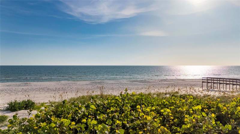 5 bedroom Single Family Residence at 9600 W Gulf Boulevard, Sawyer & Harrells 2nd Add, Treasure Island — photo 5