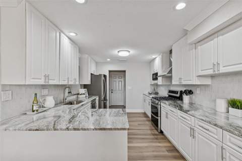 8402 Boxwood Drive, Tampa FL - photo 6 of 31