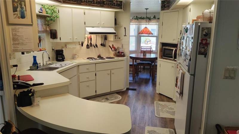 2 bedroom Manufactured Home at 104 Caladium Street, Hawthorne At Leesburg A Coop, Leesburg — photo 3